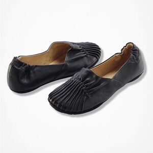 NEW Pintuck Leather Flats by Chocolat Blu